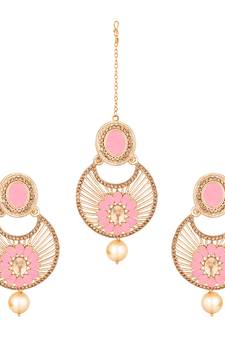 Pink maang-tikka