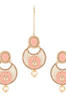 Pink maang-tikka