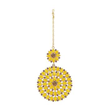 Yellow maang-tikka 2