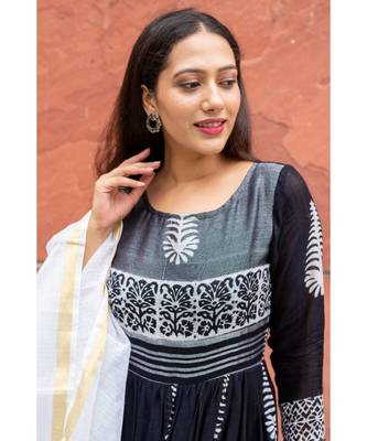 black pure hand block printed linen gown with kota doriya chunni 9