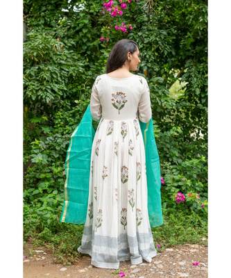 green pure hand block printed linen gown with kota doriya chunni 7