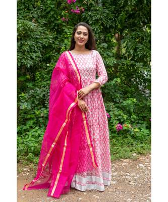pink pure hand block printed linen gown with kota doriya chunni 3