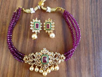 Maroon agate necklaces 1