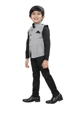 DKGF Boys 3-Piece Suit 3