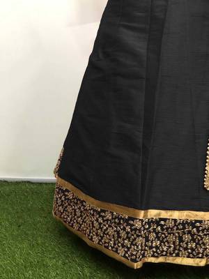 Black embroidered art silk semi stitched lehenga 4