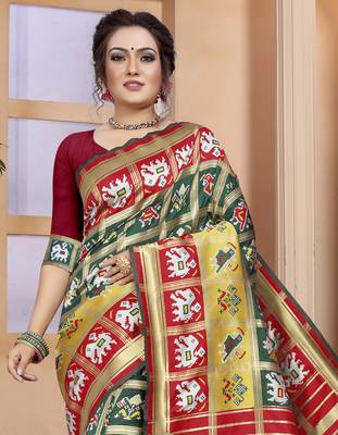 Green hand woven banarasi silk saree with blouse 2