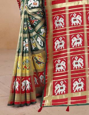 Green hand woven banarasi silk saree with blouse 3
