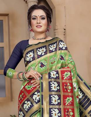 Parrot green hand woven banarasi silk saree with blouse 2