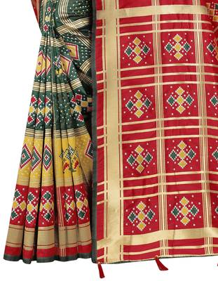 Green hand woven banarasi silk saree with blouse 3