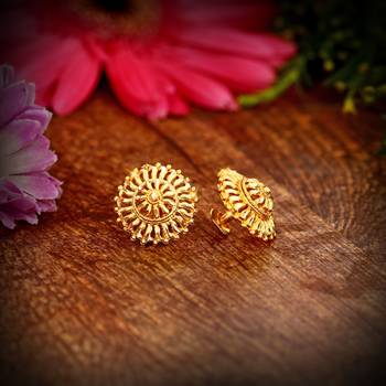 Traditional 1gm Gold South Screw Back Alloy Gold and Micron Plated Stud Earring 3