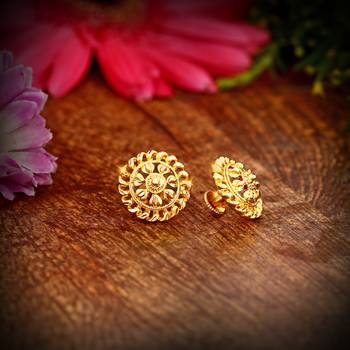 Traditional 1gm Gold South Screw Back Alloy Gold and Micron Plated Stud Earring 2