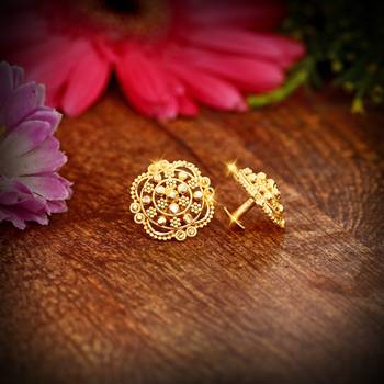 Traditional 1gm Gold South Screw Back Alloy Gold and Micron Plated Stud Earring 2