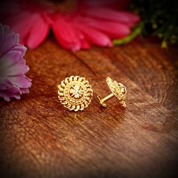 Traditional 1gm Gold South Screw Back Alloy Gold and Micron Plated Stud Earring 2