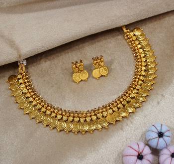 Gold necklaces 1