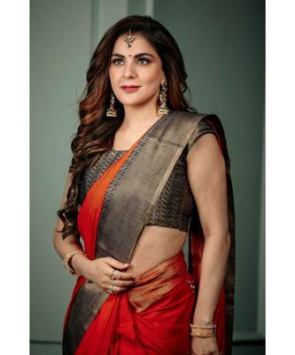 shraddha arya red woven rich heavy dark blue with border saree with blouse 6