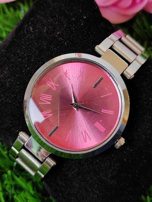 Sizzling design stylish watch for Girls 1