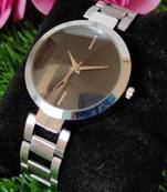 Sizzling design stylish watch for Girls