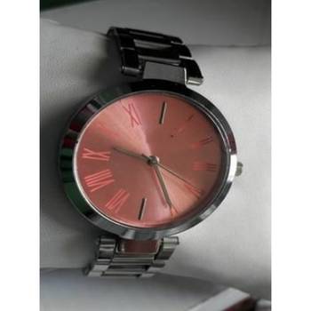 Sizzling analog classic watch for Girls 1