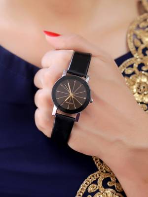 Sizzling Design Trendy Analog Watch For Women 1