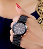 Sizzling Design Trendy Analog Watch For Women