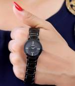 Sizzling Design Trendy Analog Watch For Women