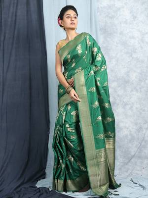 Deep Green Zari Woven Saree With Blouse 1