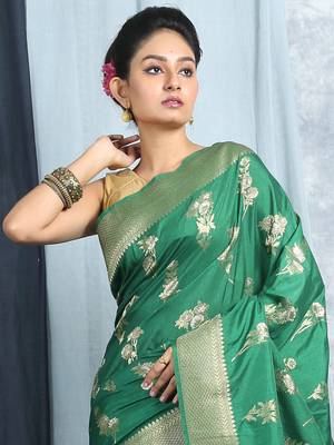 Deep Green Zari Woven Saree With Blouse 2