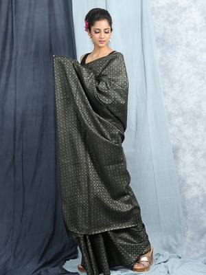 Black Woven saree with blouse 3