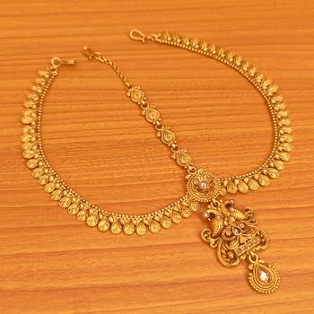 Gold maang-tikka 1