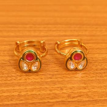 Red toe-rings 1