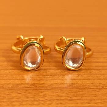 White toe-rings 1