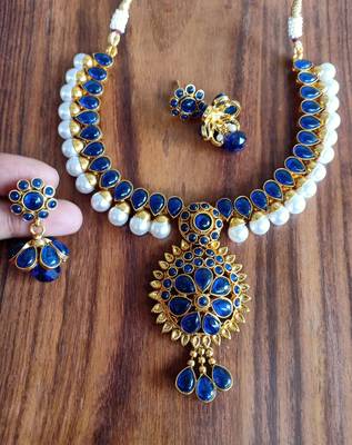 Blue agate necklaces 1