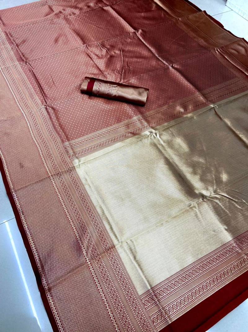 Presenting Enchanting Yet Breathable Organic Banarasi Sarees For Intimate And Big Fat Indian Weddings