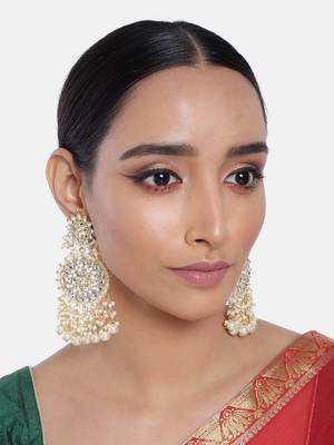 White kundan Yellow Gold Alloy Earrings 1