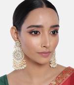 White kundan Yellow Gold Alloy Earrings