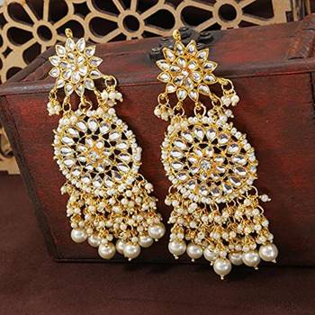 White kundan Yellow Gold Alloy Earrings 2