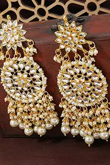 White kundan Yellow Gold Alloy Earrings