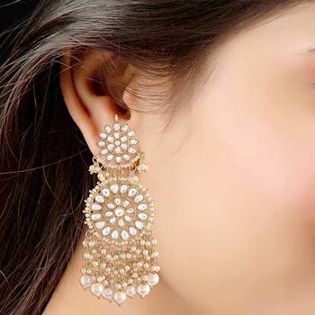 White kundan Yellow Gold Alloy Earrings 4
