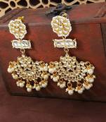 White kundan Yellow Gold Alloy Earrings