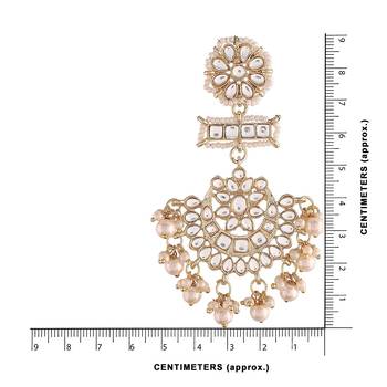 White kundan Yellow Gold Alloy Earrings 4