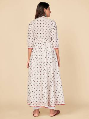 White Cotton Embroidered stitched   Kurta 3