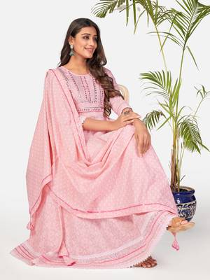 Pink Cotton Printed stitched   Kurta    Pant with dupatta 1