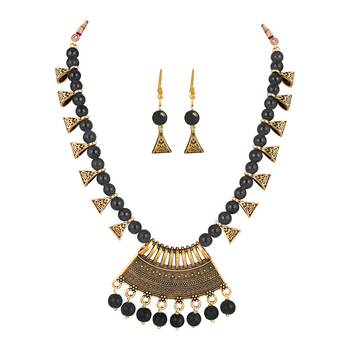 Black necklace-sets 1