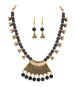Black necklace-sets