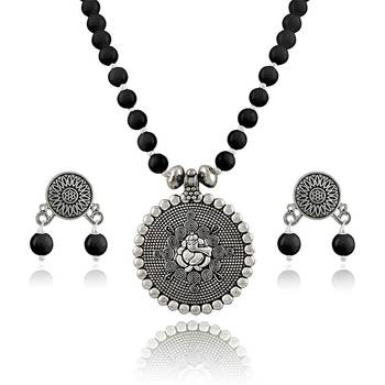 Silver necklace-sets 1