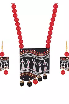 Red necklace-sets