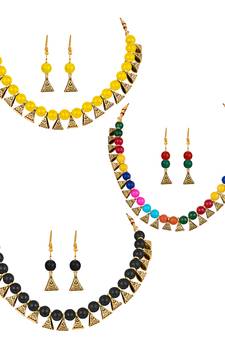 Black necklace-sets