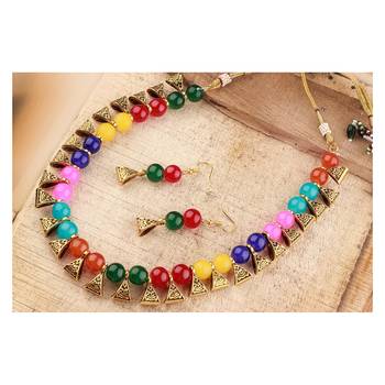 Red necklace-sets 2