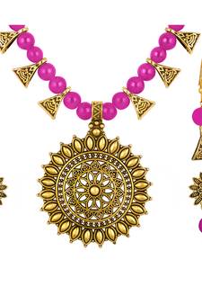 Pink necklace-sets