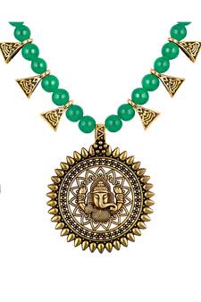 Green necklace-sets